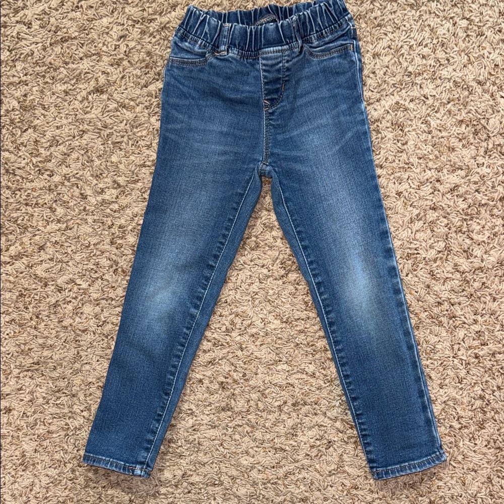 Size 5 girls Gap denim jeans with elastic waist.